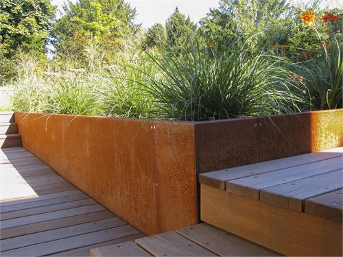 Beeteinfassung aus hochwertigem Material. 