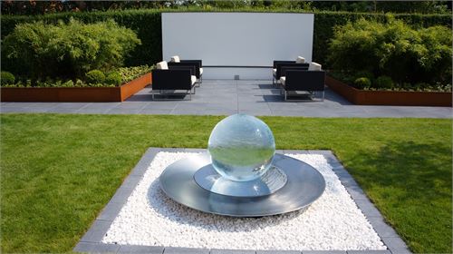 Optische Aufwertung durch Beetumrandungen.